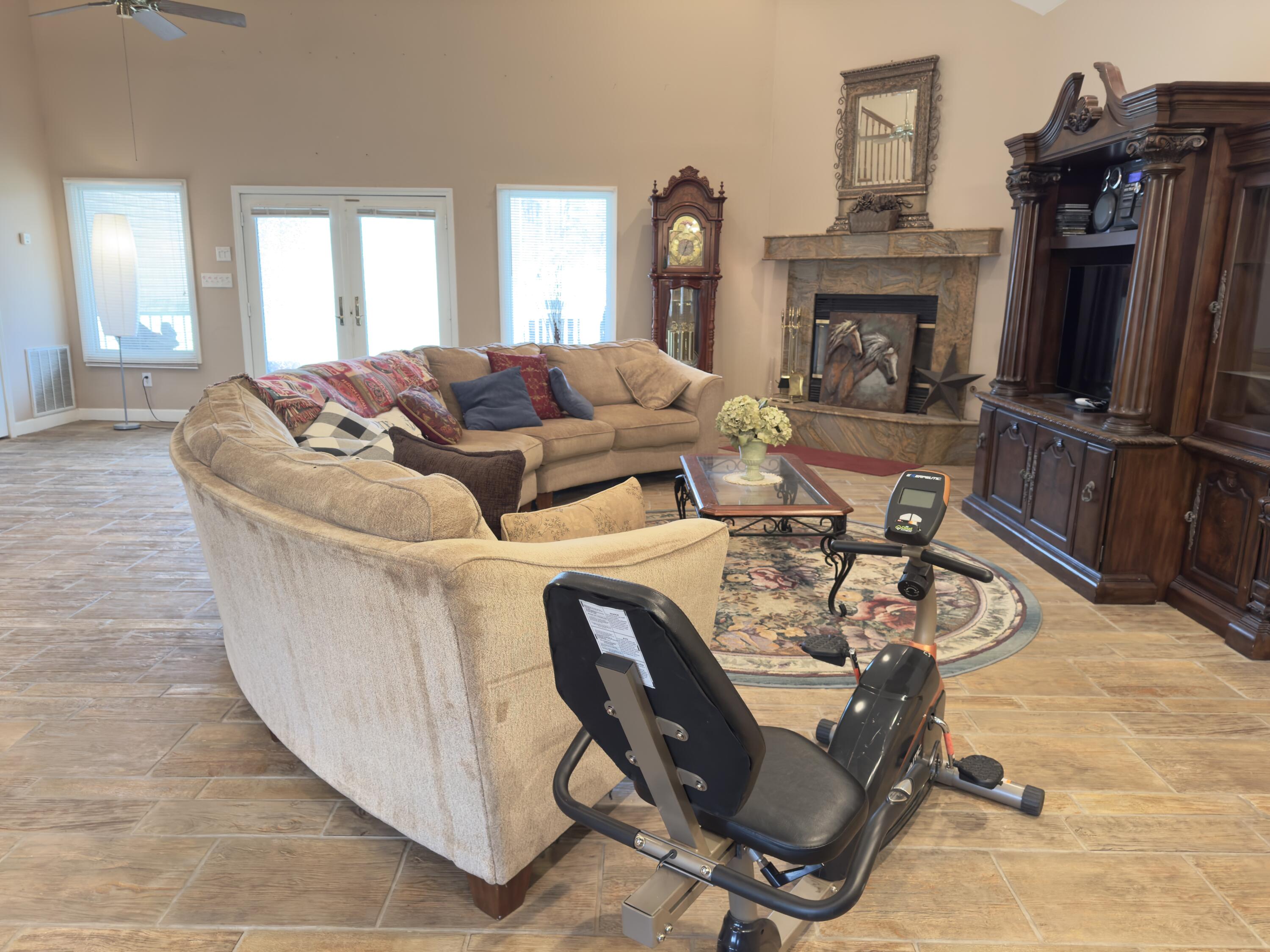 3955 Highway 77 Chipley, FL 32428 - Photo 7 of 54 Great room with Kitchenette