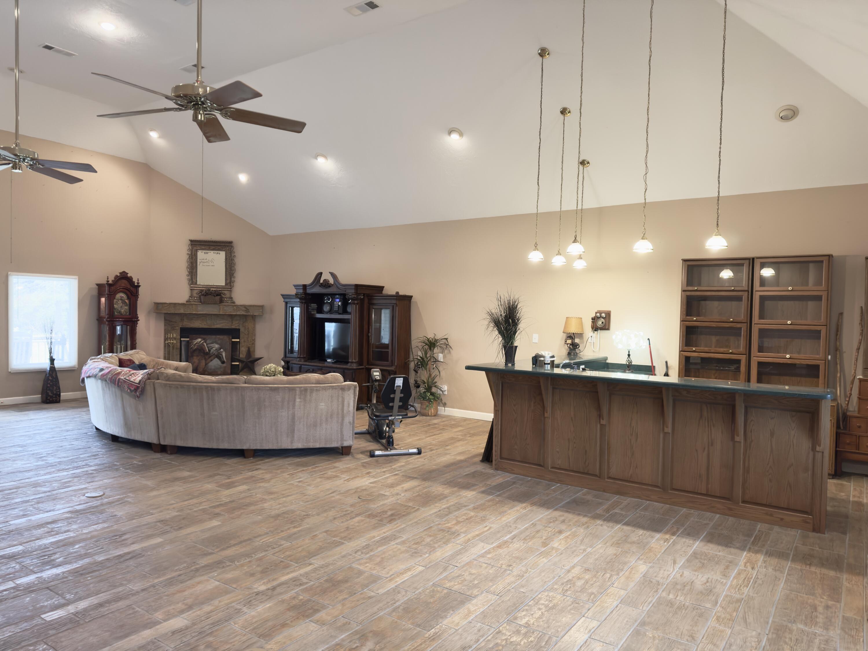 3955 Highway 77 Chipley, FL 32428 - Photo 9 of 54 Great room with Kitchenette