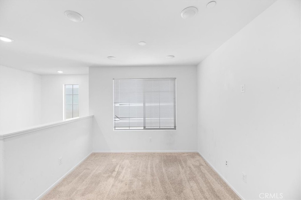 938 West Jasmine Way Rialto, CA 92376 - Photo 17 of 28