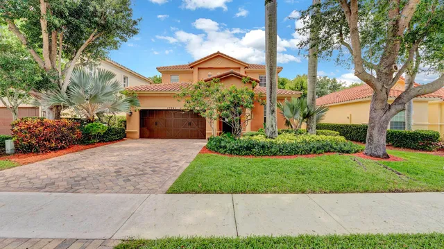 $820,000 | 10641 Willow Oak Court, Wellington, FL 33414