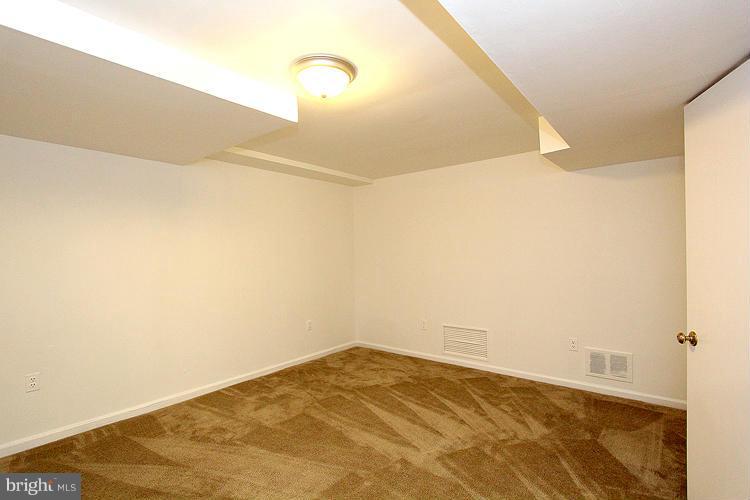 8314 Adelphi Road Adelphi, MD 20783 - Photo 23 of 27 Bedroom