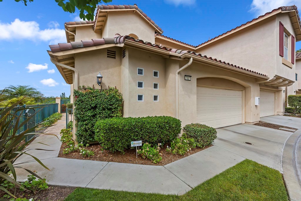 7057 Eider Court Carlsbad, CA 92011 - Photo 4 of 65