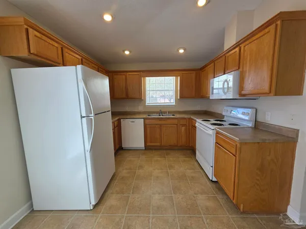 $1,750 | 720 Buoy Drive, Pensacola, FL 32507