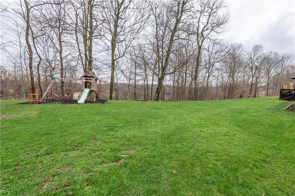 320 Deerfield Road Washington, PA 15301 - Photo 30 of 32 The main portion of this yard is flat!
