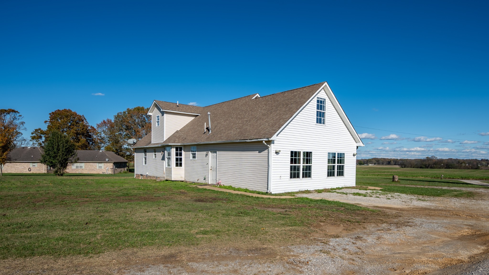 2533 Robertson Road Lawrenceburg, TN 38464 - Photo 4 of 36 Gallery Image 4