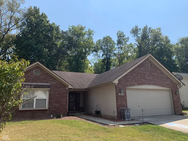$279,900 | 2887 Prairie Stream Way, Columbus, IN 47203