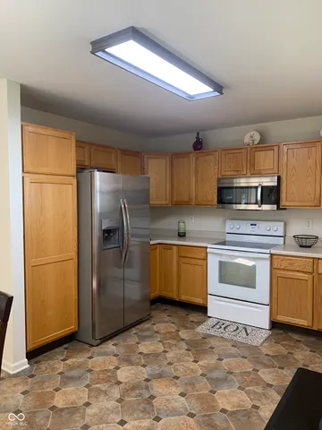 $279,900 | 2887 Prairie Stream Way, Columbus, IN 47203