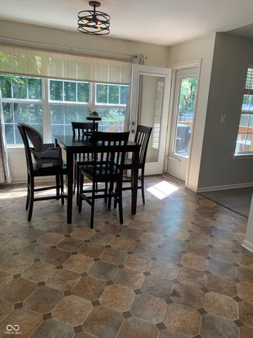 $279,900 | 2887 Prairie Stream Way, Columbus, IN 47203