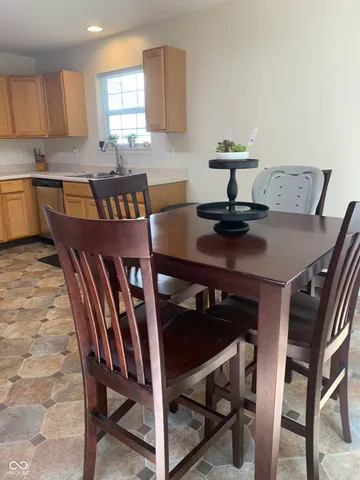 $279,900 | 2887 Prairie Stream Way, Columbus, IN 47203