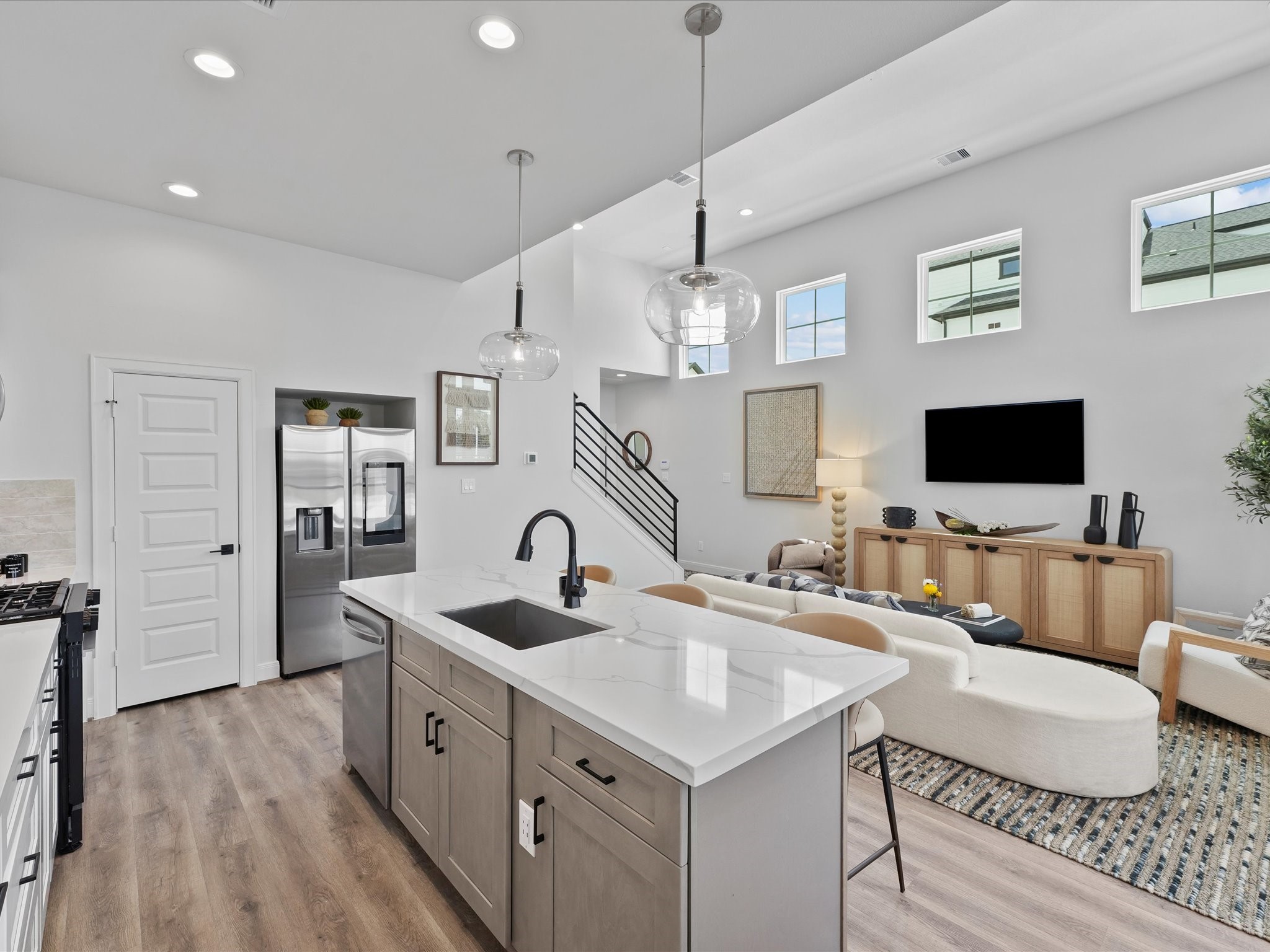 9216 Washington Heights Street Houston, TX 77063 - Photo 12 of 44