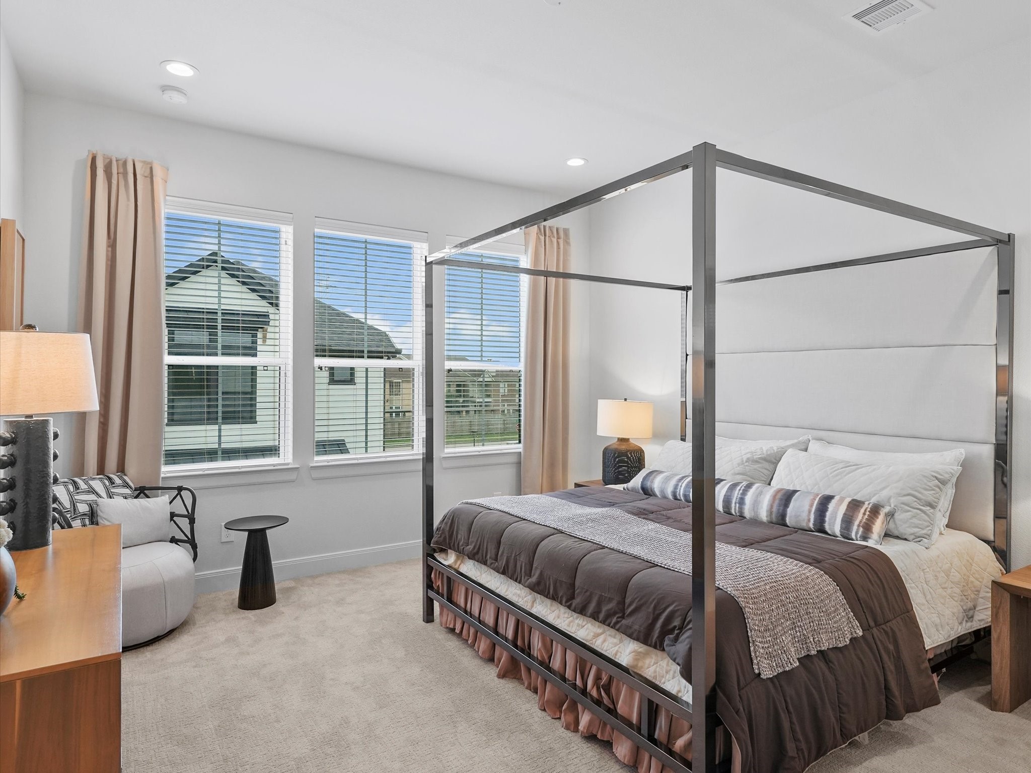 9216 Washington Heights Street Houston, TX 77063 - Photo 18 of 44 Primary Room