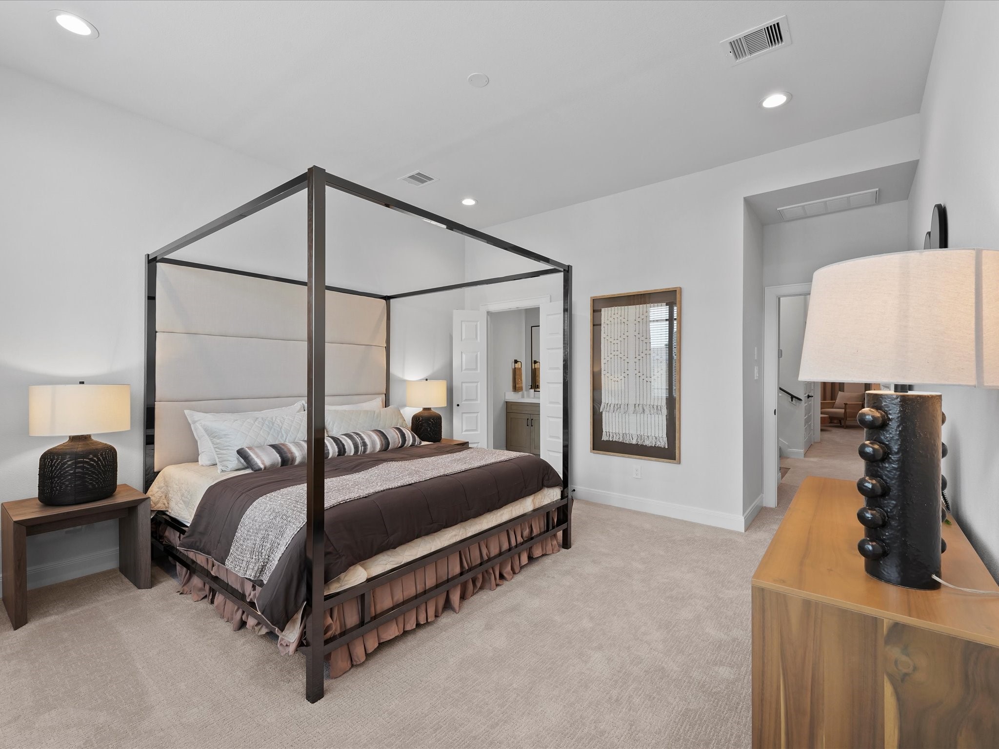 9216 Washington Heights Street Houston, TX 77063 - Photo 20 of 44 Primary Room