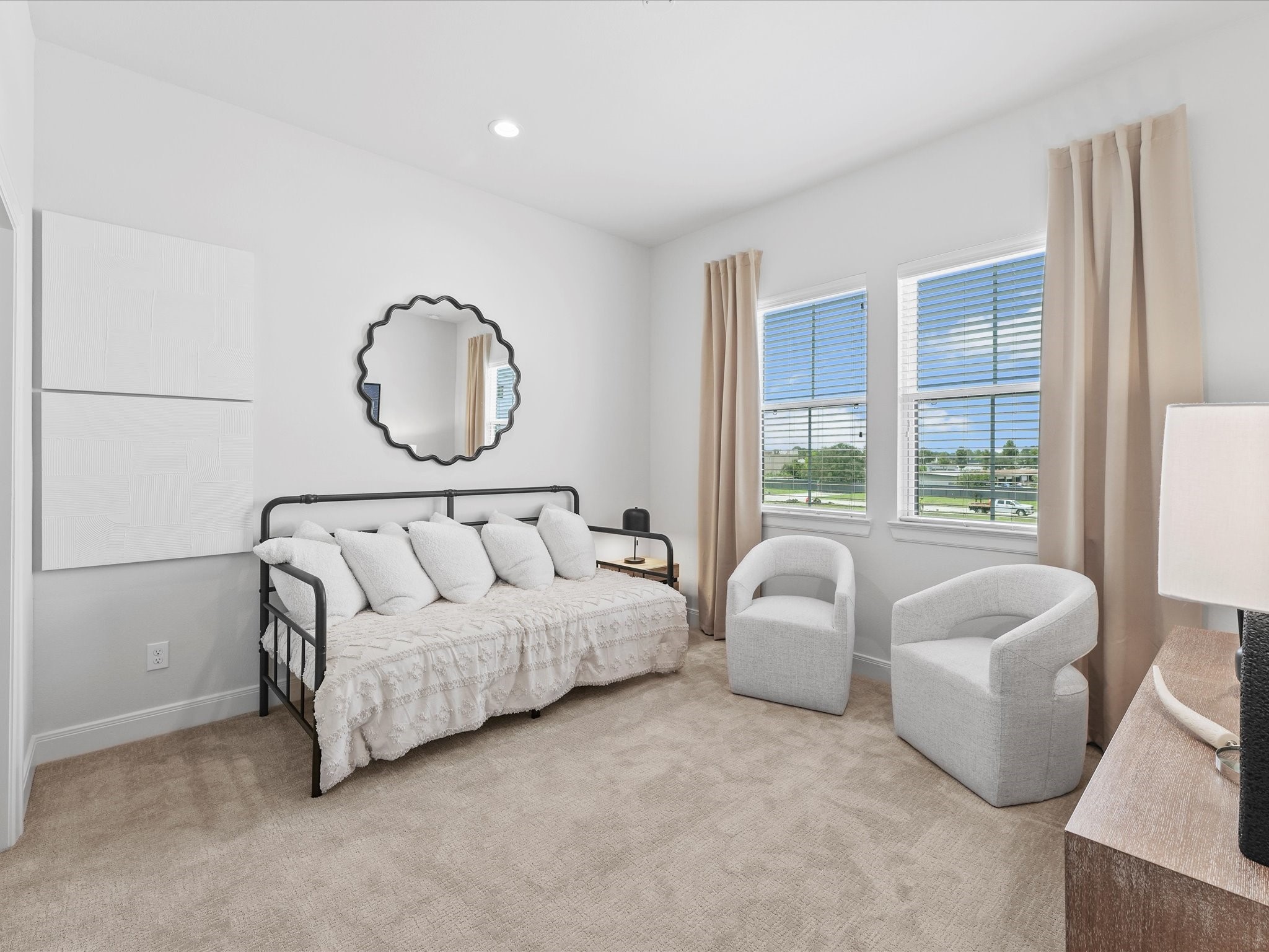 9216 Washington Heights Street Houston, TX 77063 - Photo 28 of 44 3rd Bedroom