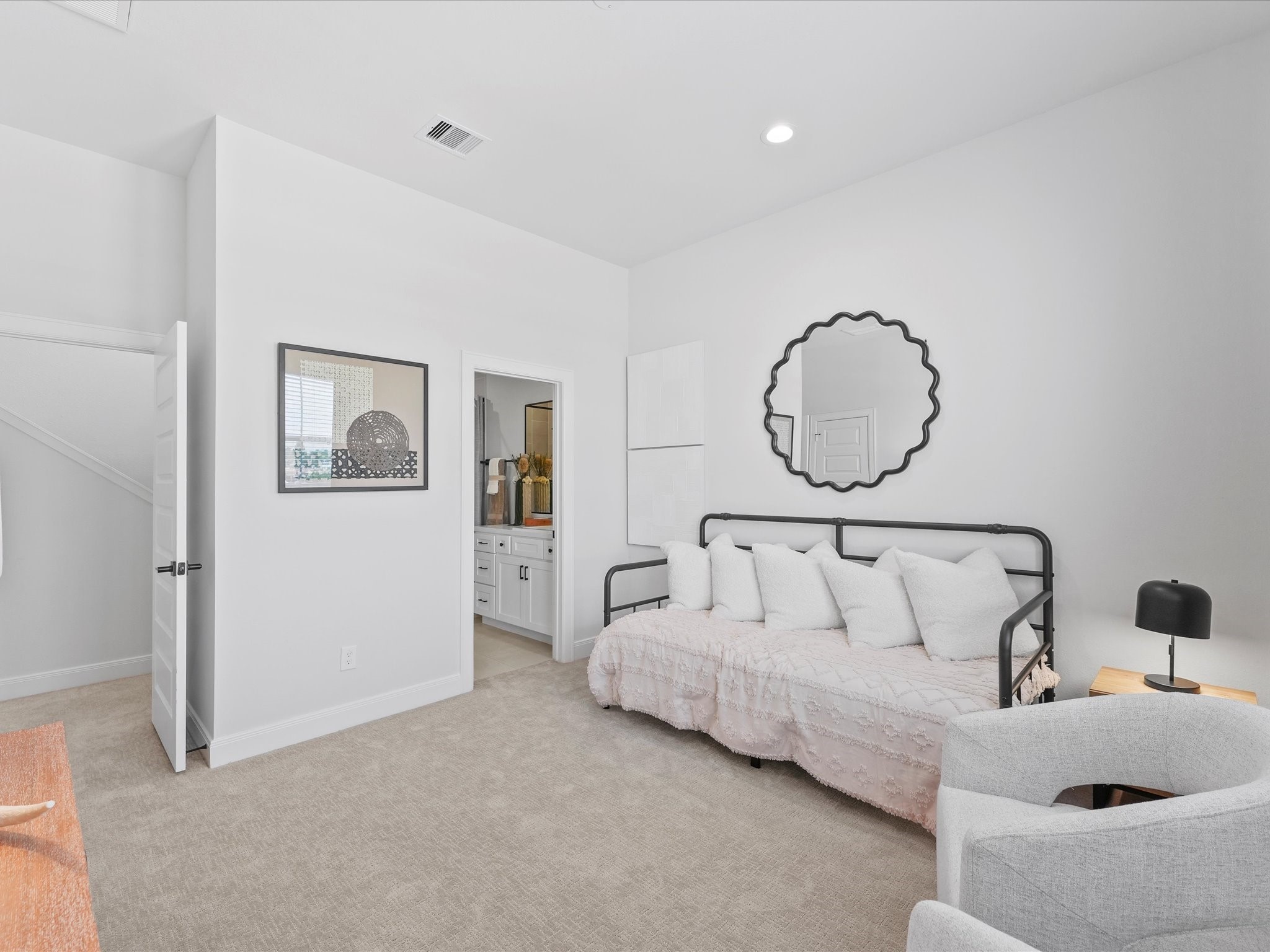 9216 Washington Heights Street Houston, TX 77063 - Photo 30 of 44 3rd Bedroom