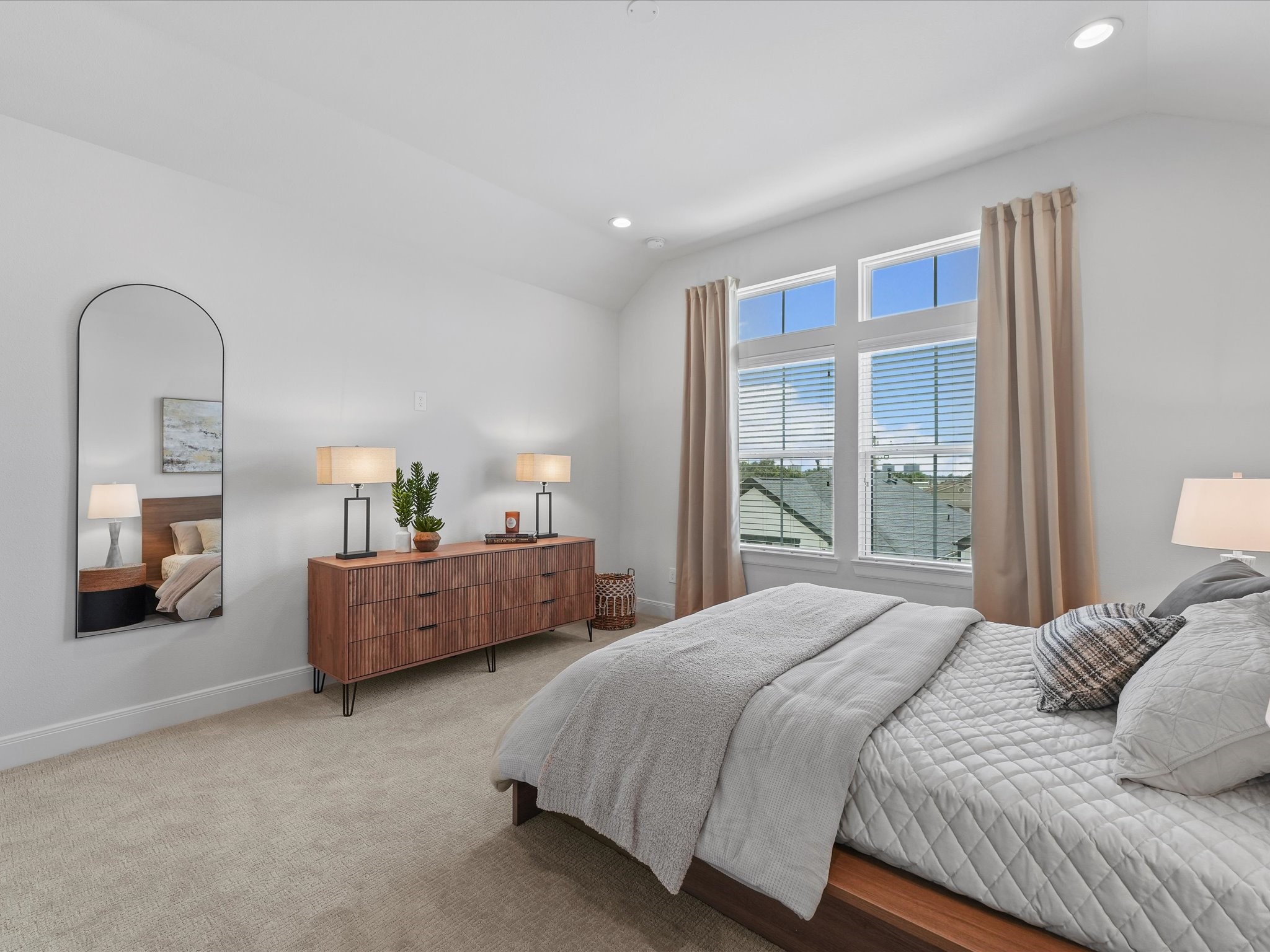 9216 Washington Heights Street Houston, TX 77063 - Photo 33 of 44 4th Bedroom