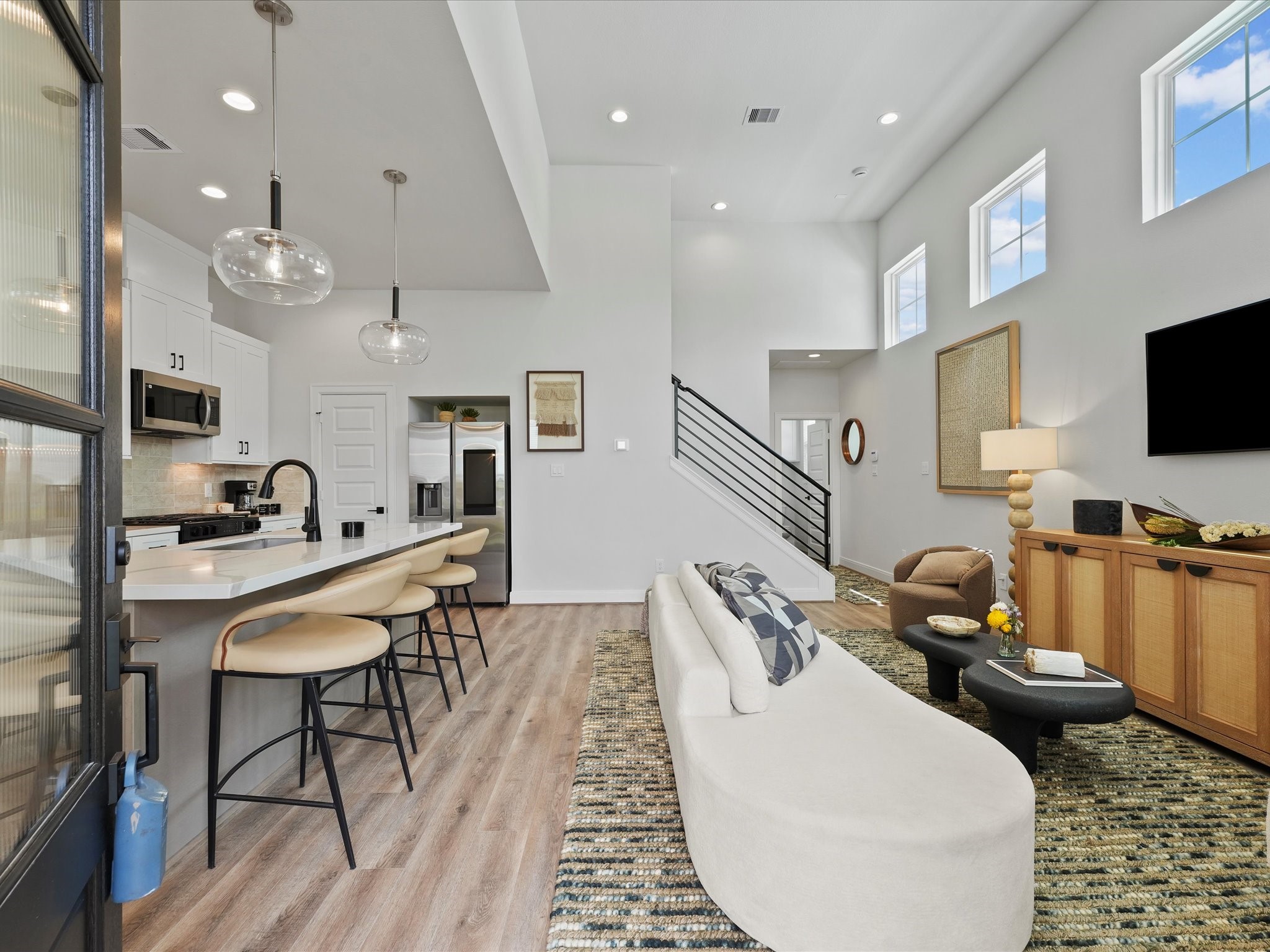 9216 Washington Heights Street Houston, TX 77063 - Photo 9 of 44