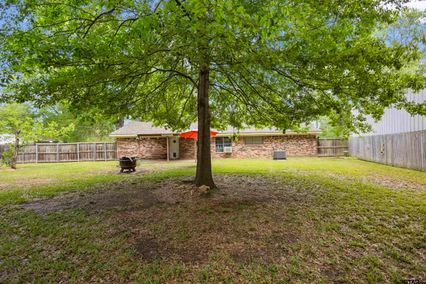 $149,000 | 607 Beverly Drive, Carthage, TX 75633