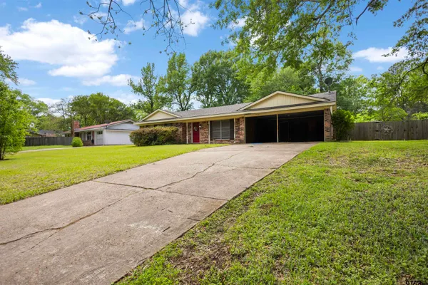 $149,000 | 607 Beverly Drive, Carthage, TX 75633