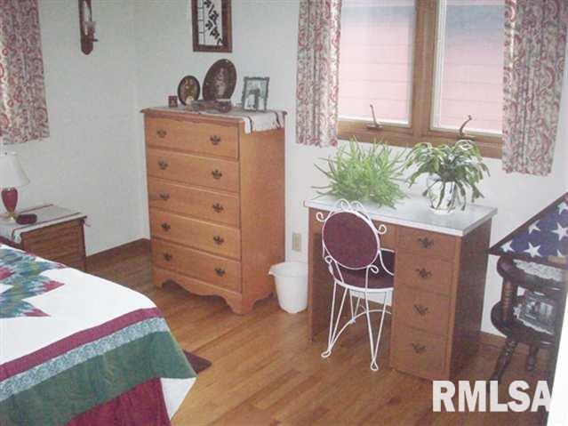 1822 Lincoln Road Bettendorf, IA 52722 - Photo 3 of 17 Gallery Image 3