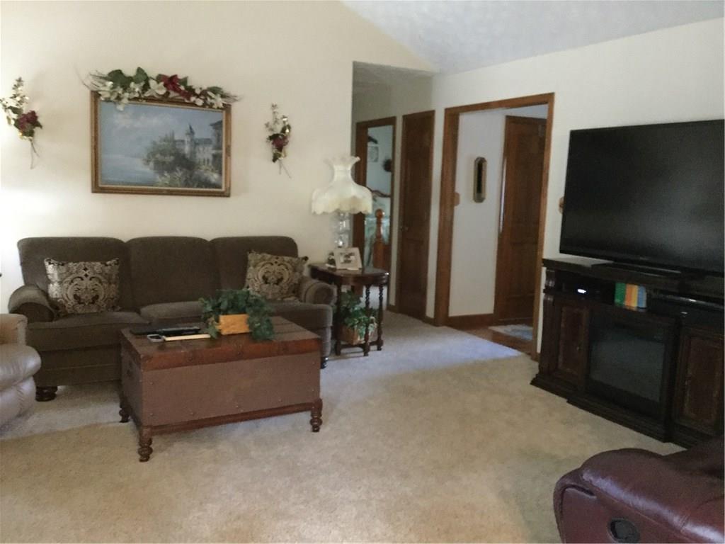 633 Green Ridge Drive Avon, IN 46123 - Photo 11 of 37 Gallery Image 11