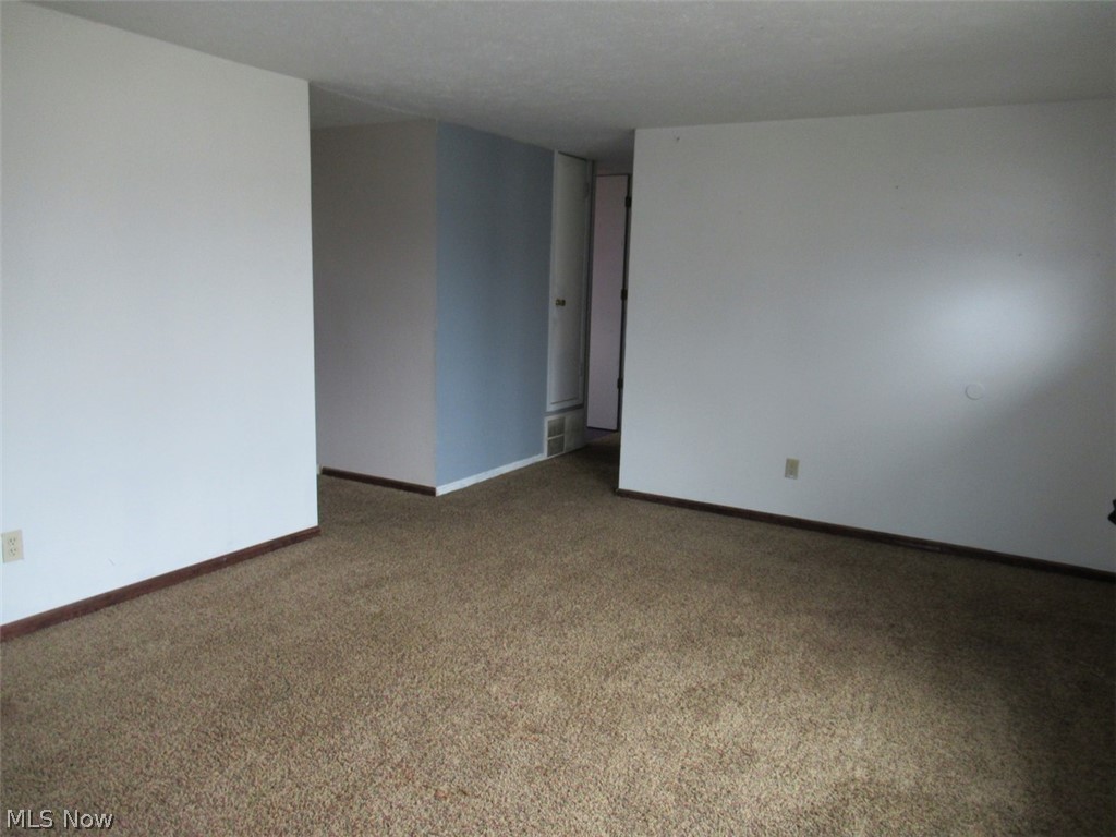 4815 James Road North Ridgeville, OH 44039 - Photo 3 of 12 Gallery Image 3