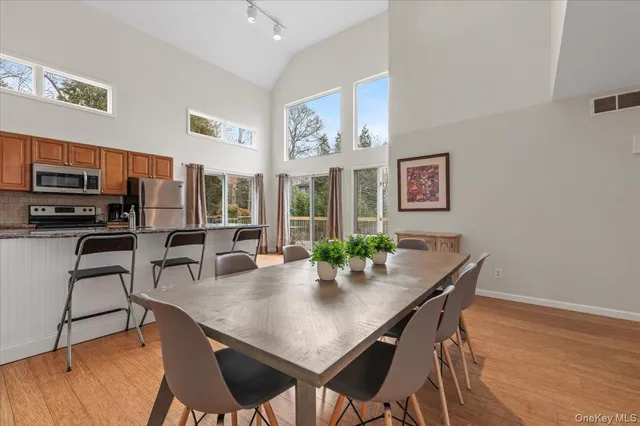 $988,000 | 98 Squiretown Road, Hampton Bays, NY 11946