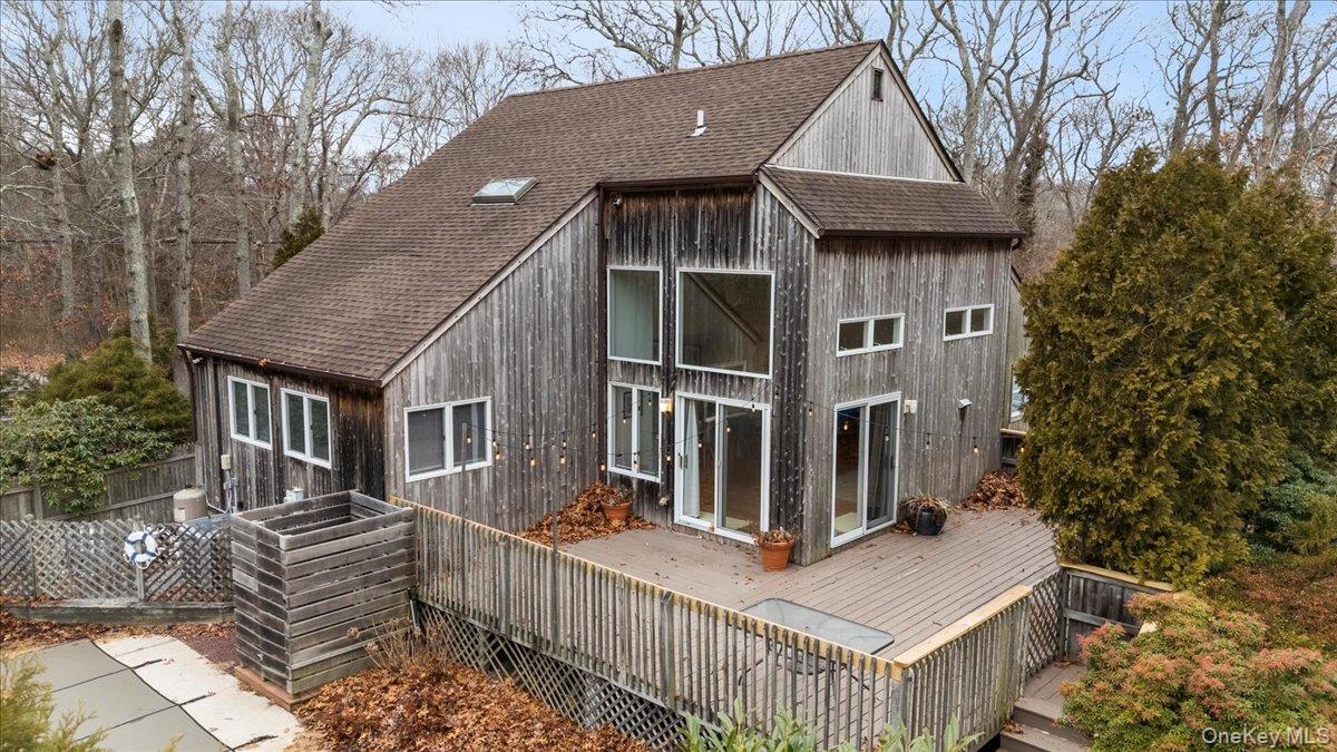 98 Squiretown Road Hampton Bays, NY 11946 - Photo 2 of 36