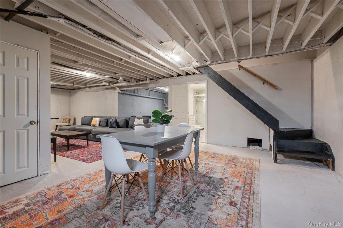 98 Squiretown Road Hampton Bays, NY 11946 - Photo 22 of 36