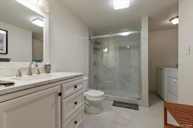 $988,000 | 98 Squiretown Road, Hampton Bays, NY 11946