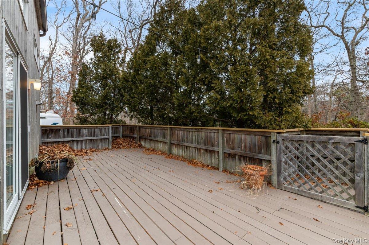 98 Squiretown Road Hampton Bays, NY 11946 - Photo 28 of 36