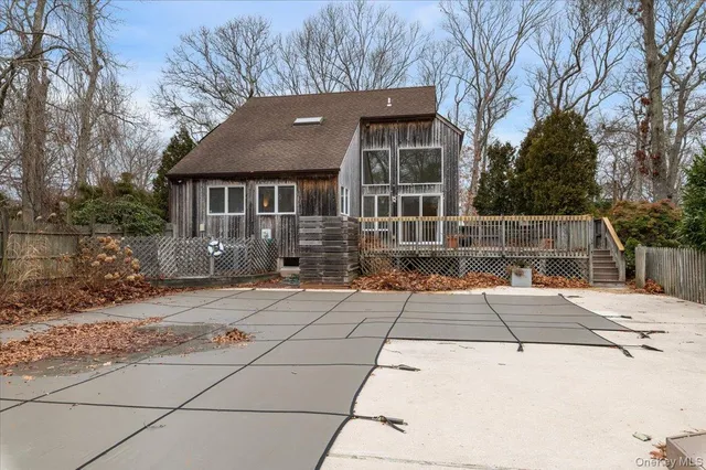 $988,000 | 98 Squiretown Road, Hampton Bays, NY 11946