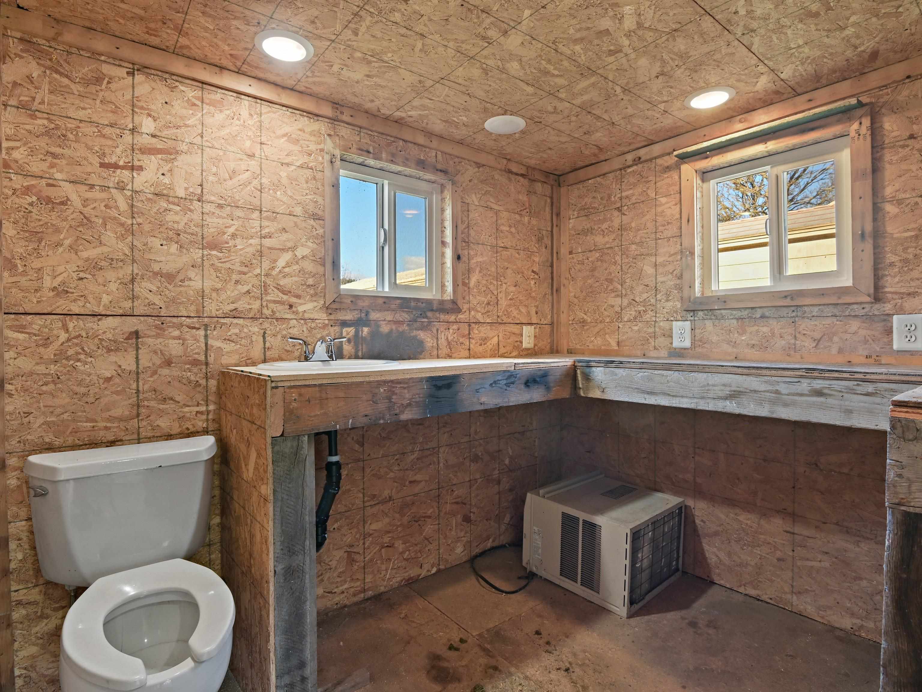 9601 North Ivanhoe Road Spokane, WA 99218 - Photo 22 of 27