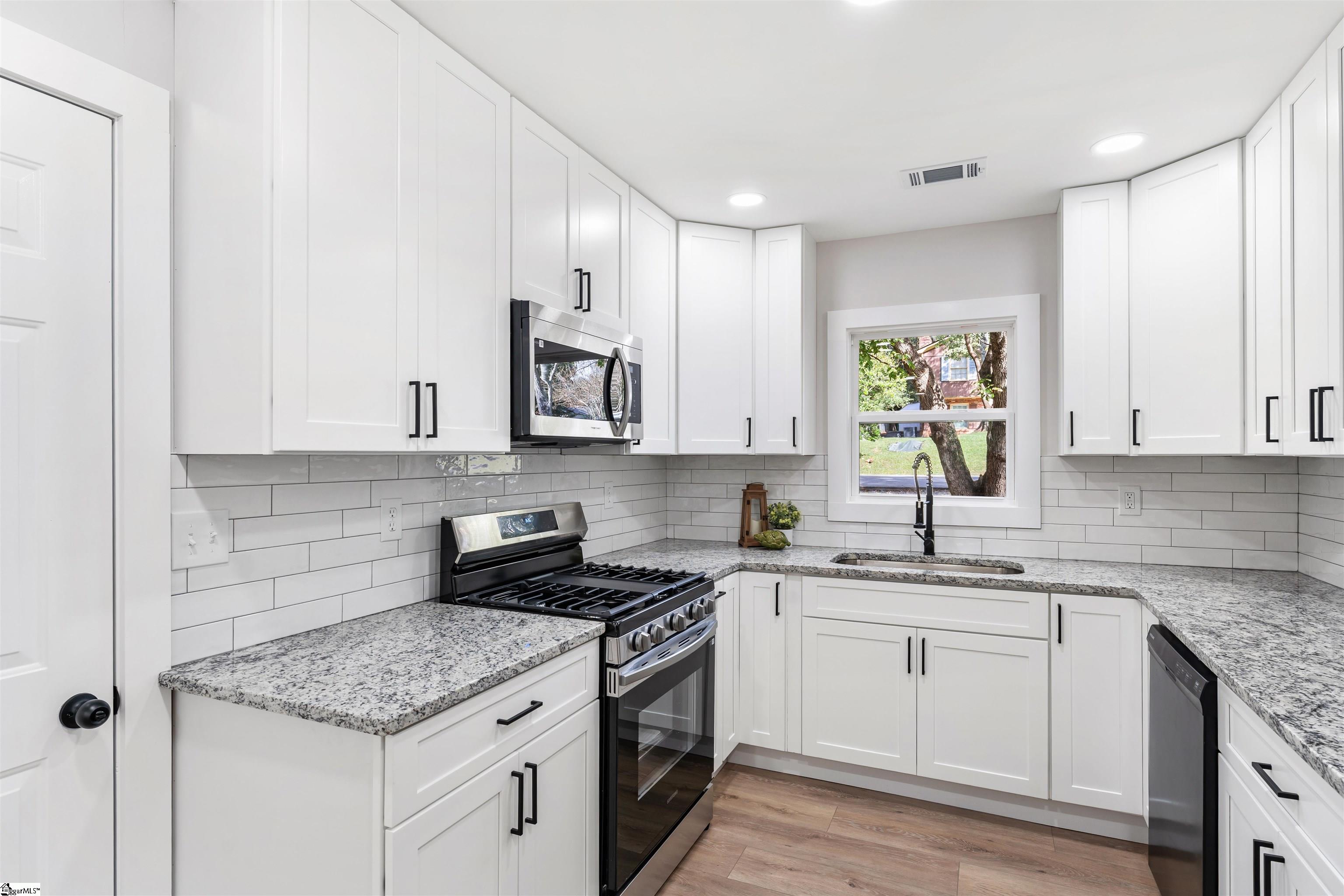 1 Longmeadow Road Taylors, SC 29687 - Photo 16 of 34