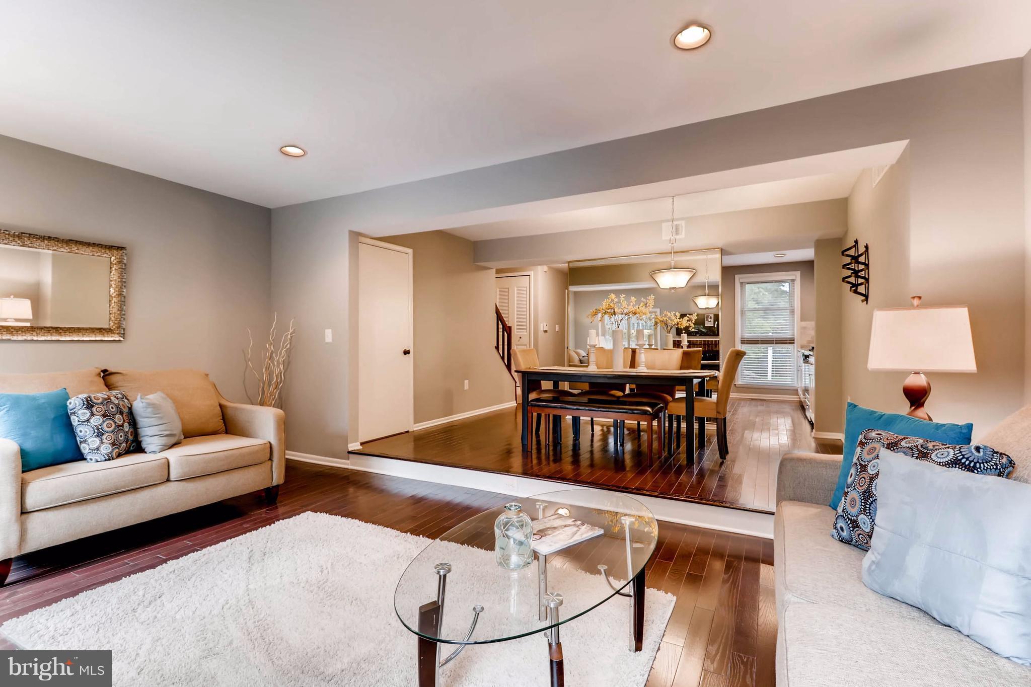 5310 Eliots Oak Road Columbia, MD 21044 - Photo 6 of 28 Living Room