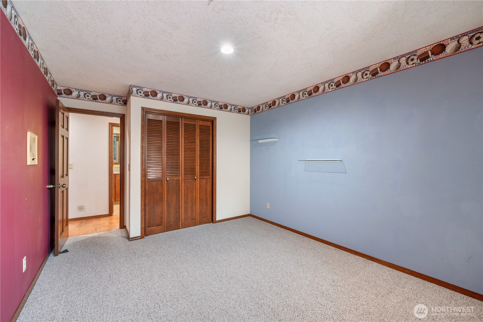 12 City View Boulevard Longview, WA 98632 - Photo 24 of 40 a view of a livingroom with a staircase