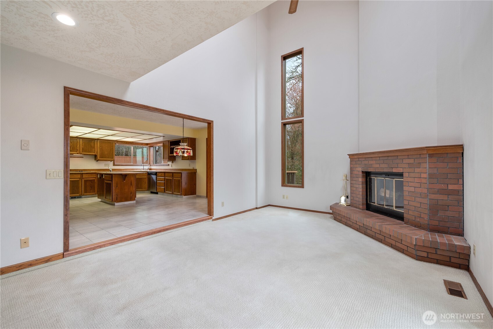 12 City View Boulevard Longview, WA 98632 - Photo 10 of 40 an empty room with fireplace