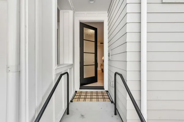 $1,150,000 | 1400 Anacona Place, Unit 105, Encinitas, CA 92024