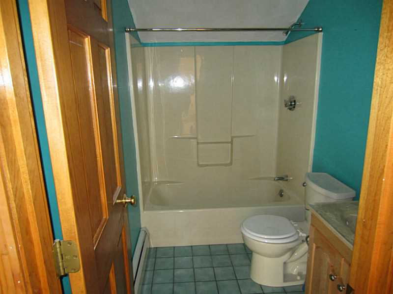 116 Clarke Road Hope, RI 02831 - Photo 20 of 25 Bathroom.