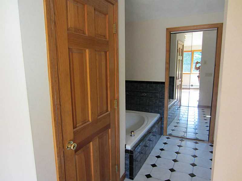 116 Clarke Road Hope, RI 02831 - Photo 23 of 25 Master Bath/Spa.