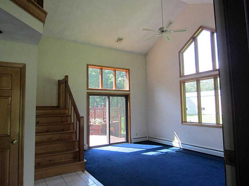 116 Clarke Road Hope, RI 02831 - Photo 9 of 25 Living Room.