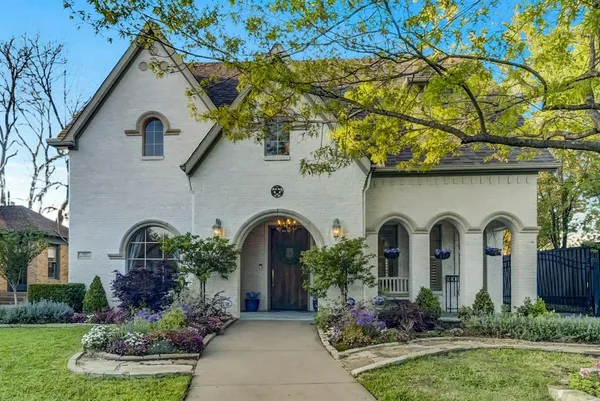 $9,500 | 5527 McCommas Boulevard, Dallas, TX 75206