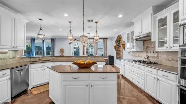 $9,500 | 5527 McCommas Boulevard, Dallas, TX 75206
