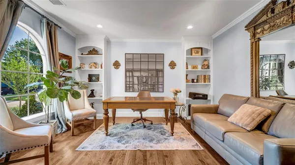 $9,500 | 5527 McCommas Boulevard, Dallas, TX 75206