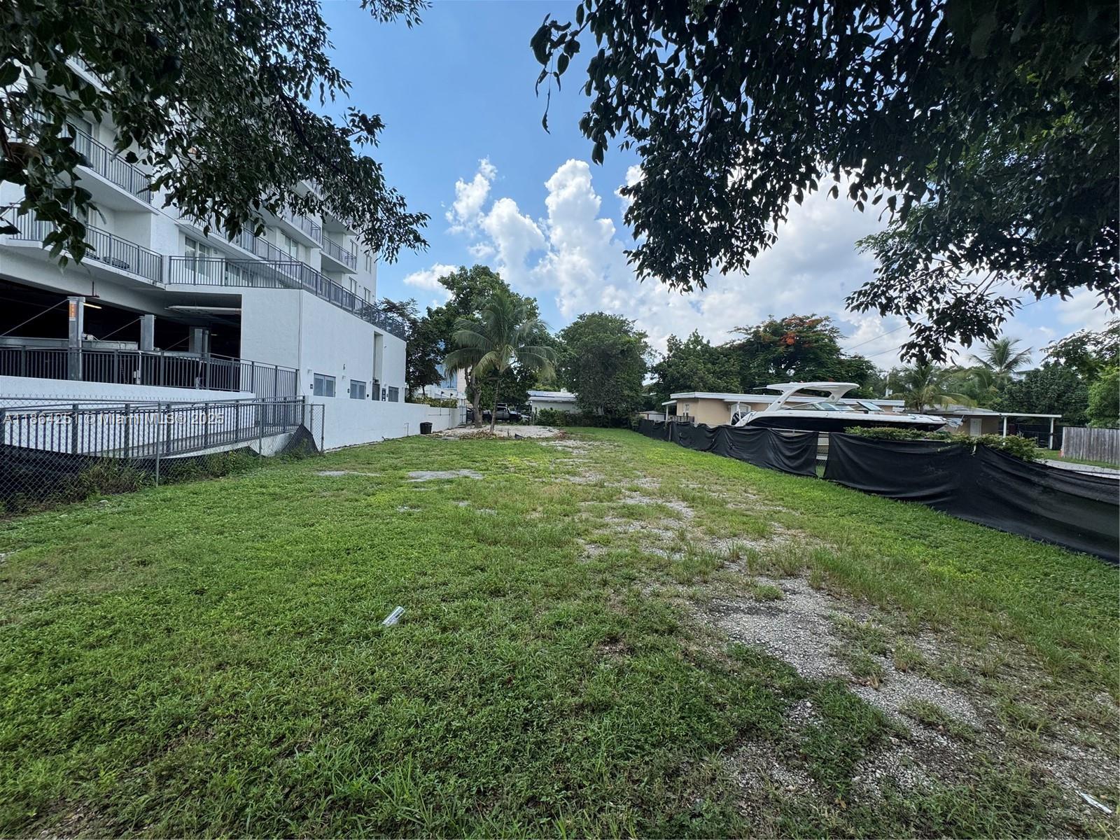 2720 Southwest 17th Street Miami, FL 33145 - Photo 4 of 4 a view of a backyard with a garden
