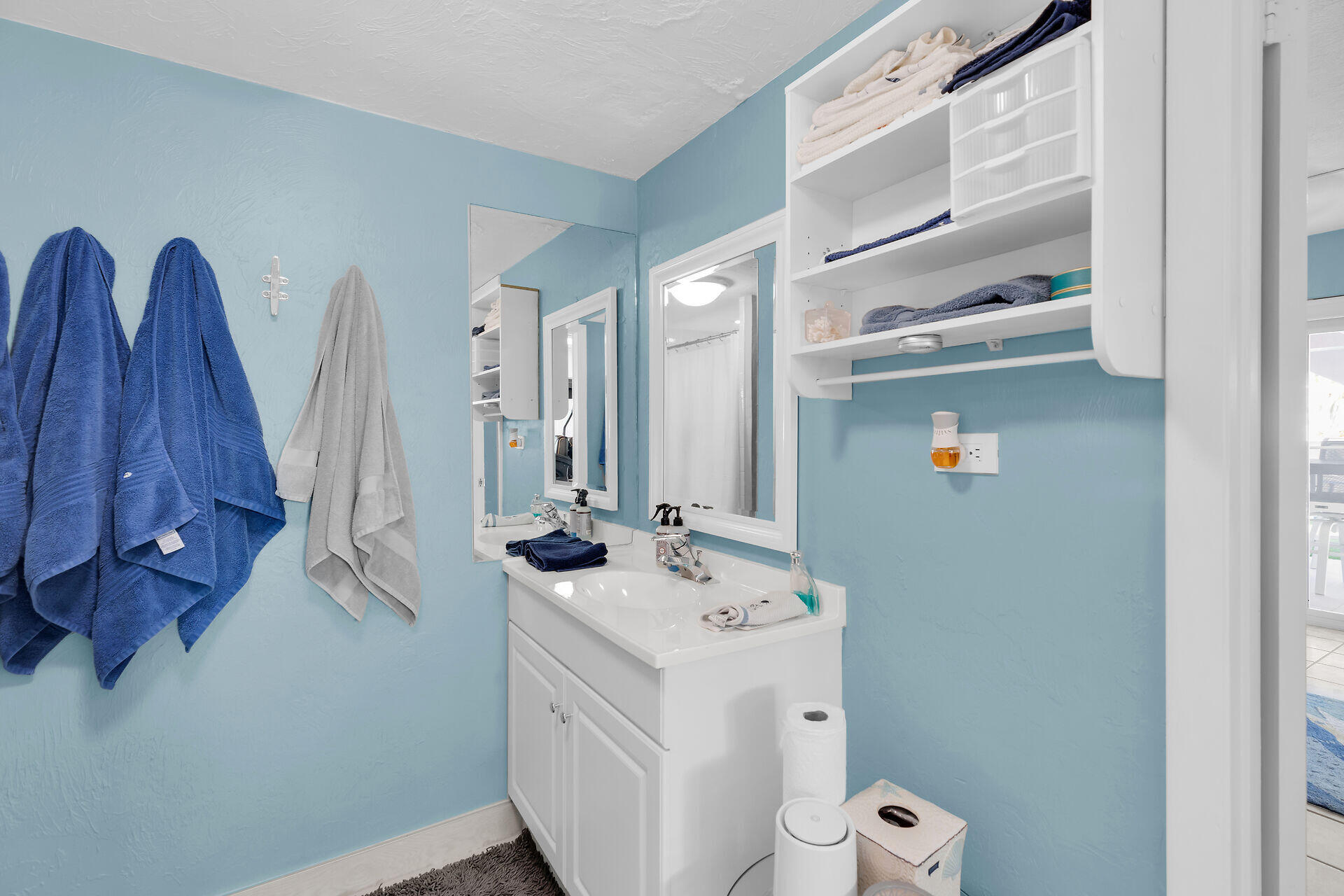 344 East Seaview Drive Duck Key, FL 33050 - Photo 28 of 48 Guest Bathroom2