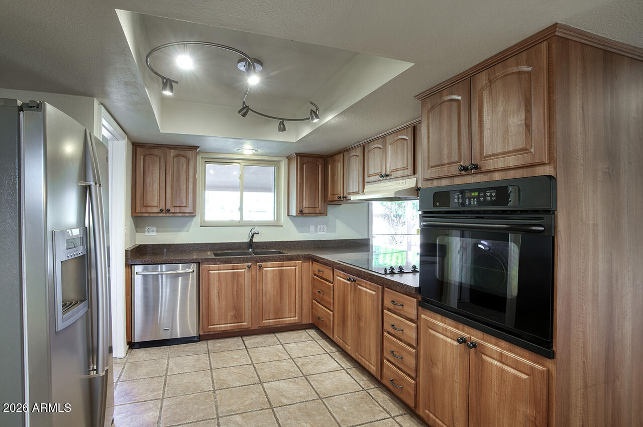 3106 East Cortez Street Phoenix, AZ 85028 - Photo 8 of 27 3106 E CORTEZ ST