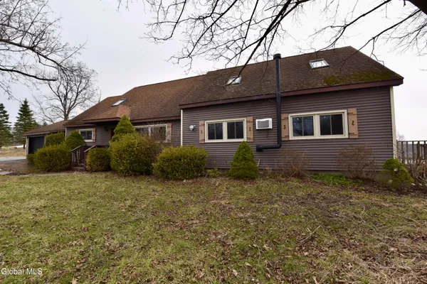 $2,975 | 467 County Road 75, Mechanicville, NY 12118
