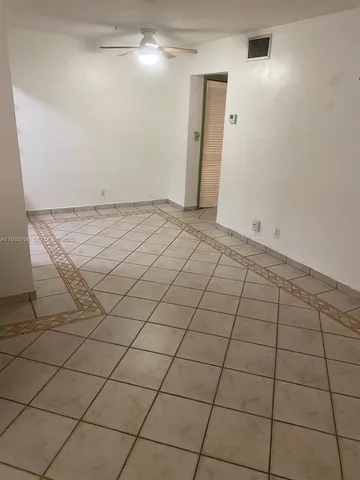 $1,600 | 400 Southeast 3rd Avenue, Unit 106, Hallandale Beach, FL 33009