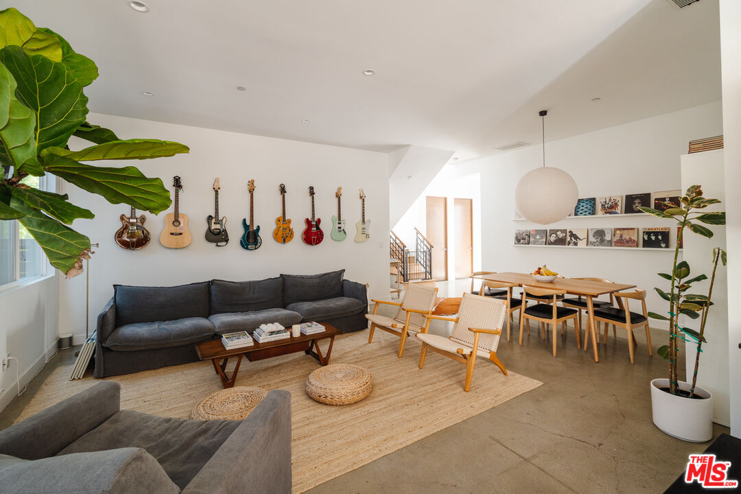 2437 Walnut Avenue Venice, CA 90291 - Photo 5 of 44 a living room with furniture and a wooden floor