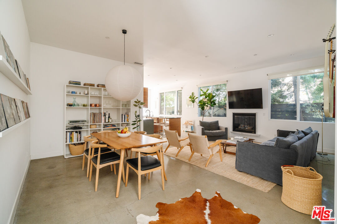 2437 Walnut Avenue Venice, CA 90291 - Photo 6 of 44 a view of a dining room with furniture